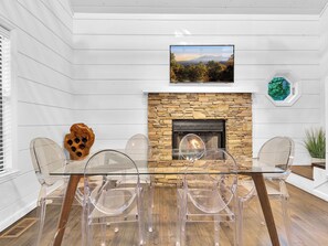 Dining - Lakeside Cabin w/ Hot Tub, Fireplace Near Dollywood | Smoky Shores Retreat (Sevierville)