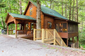 Exterior - Lakeside Cabin w/ Hot Tub, Fireplace Near Dollywood | Smoky Shores Retreat (Sevierville)