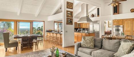 TV connectée, cheminée, jeux vidéo, baby-foot