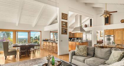 Two Estates w/ Pools, Hot Tubs, Game Rooms, Views & Tennis Court Near Wineries