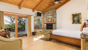 15 bedrooms, desk, iron/ironing board, free WiFi