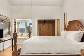 8 bedrooms, iron/ironing board, free WiFi, bed sheets