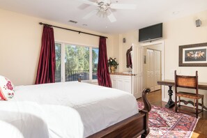 7 bedrooms, desk, iron/ironing board, free WiFi