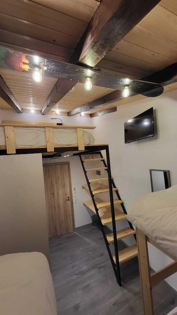 经典复式房, 山景 | 遮光窗帘、熨斗/熨板、免费 WiFi