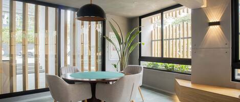 تناول الطعام