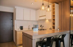 Fridge, microwave, oven, stovetop - w* | Bright 1BR w/ Private Balcony in Barranco (Barranco)