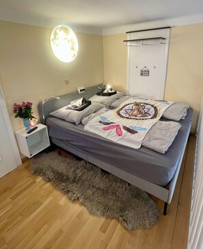 1 chambre, fer et planche à repasser, Wi-Fi, draps fournis