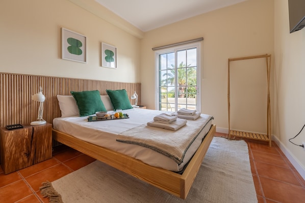 2 chambres, fer et planche à repasser, Wi-Fi gratuit, draps fournis