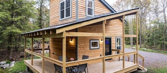 Sundew Cottage - Trailheads & Powder Days Await!