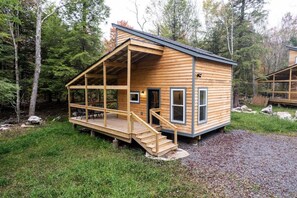 Exterior - Sundew Cottage - Trailheads & Powder Days Await! (Davis)