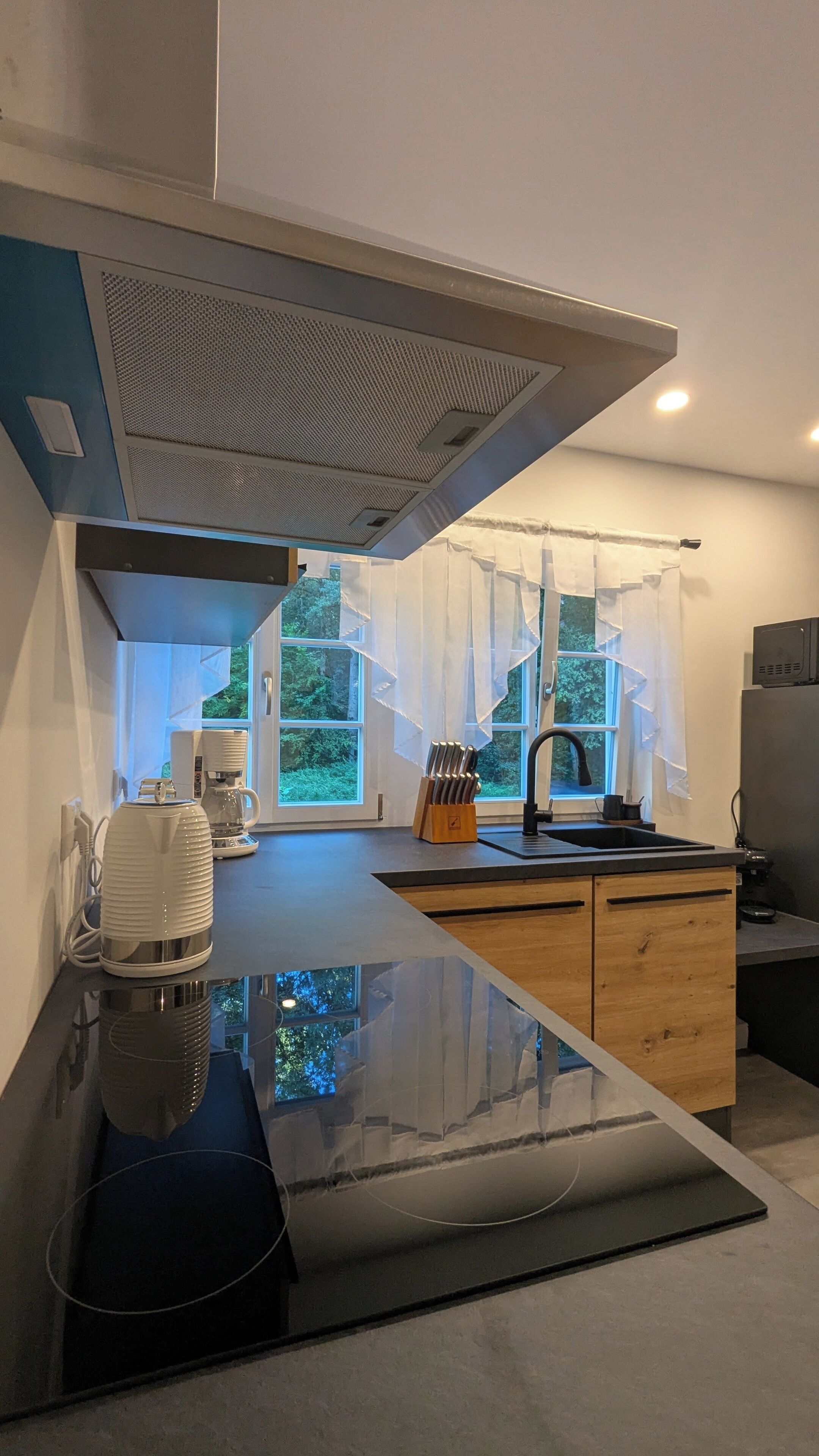 Microonde, forno, piano cottura, lavastoviglie