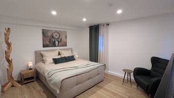 2 bedrooms, iron/ironing board, WiFi, bed sheets