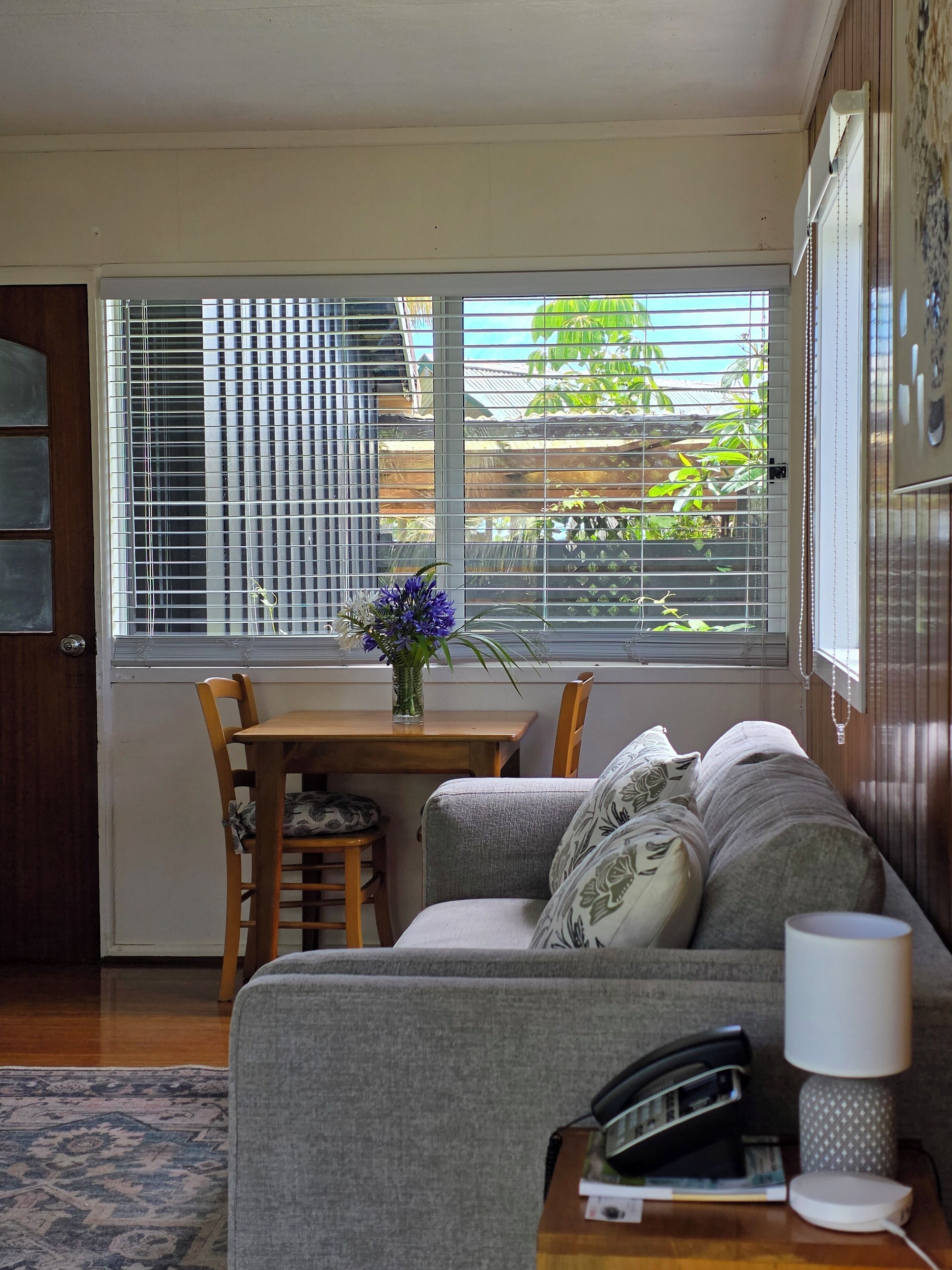 Standard Apartment, Pool View | Living area
