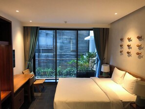 豪華雙人房, 露台 | 迷你吧、房內夾萬、書桌、手提電腦工作空間