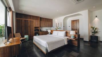 Executive Double Room, Balcony, Partial Ocean View | Minibar, in-room safe, desk, laptop workspace