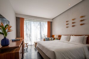 Quarto casal luxo, sacada, vista para a cidade | Cofres nos quartos, quartos à prova de som