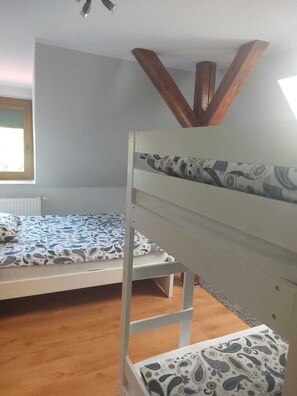 Apartment | 3 bedrooms, bed sheets