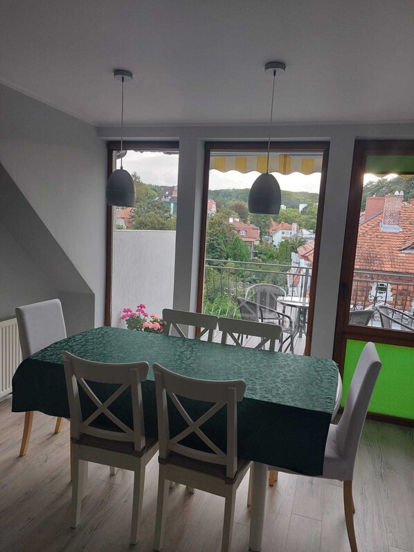 Apartment | Dining