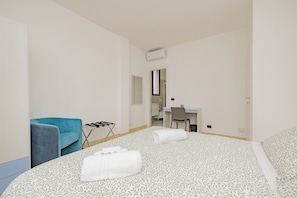 2 chambres, fer et planche à repasser, lit parapluie, Wi-Fi gratuit