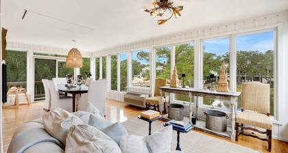 4BR/3BA on the Creek, Steps away from the Beach, Pet Friendly