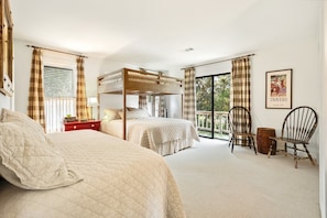 4 bedrooms, iron/ironing board, free WiFi, bed sheets