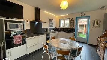 Réfrigérateur, micro-ondes, four, lave-vaisselle