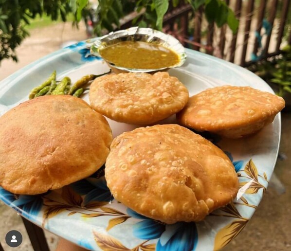 Daily local cuisine breakfast (INR 400 per person)