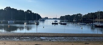 Family home with large garden in Vannes.