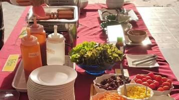 Daily buffet breakfast (THB 250 per person)