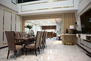 Living area - Peema Villa (U Thong)