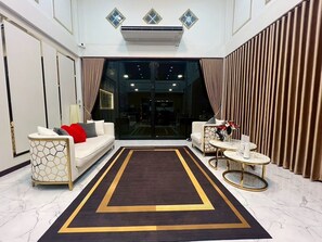 Living area - Peema Villa (U Thong)