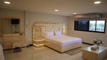 Basic Villa, 2 Bedrooms, Kitchenette, Mountain View | Free WiFi