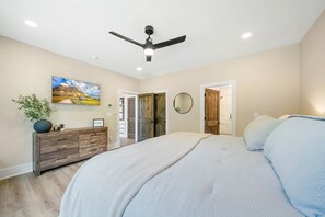 4 bedrooms, iron/ironing board, free WiFi, bed sheets
