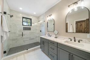 Douche, serviettes fournies