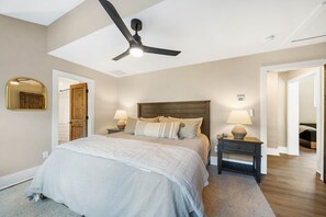 4 bedrooms, iron/ironing board, free WiFi, bed sheets