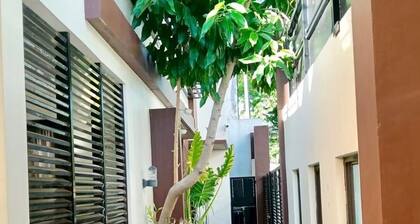 Near T1 Airport:Private Villa: 20m pool with Garden Family & Event & KTV Party