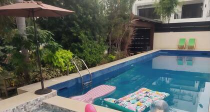 Near T1 Airport:Private Villa: 20m pool with Garden Family & Event & KTV Party