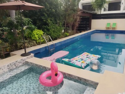 Near T1 Airport:Private Villa: 20m pool with Garden Family & Event & KTV Party