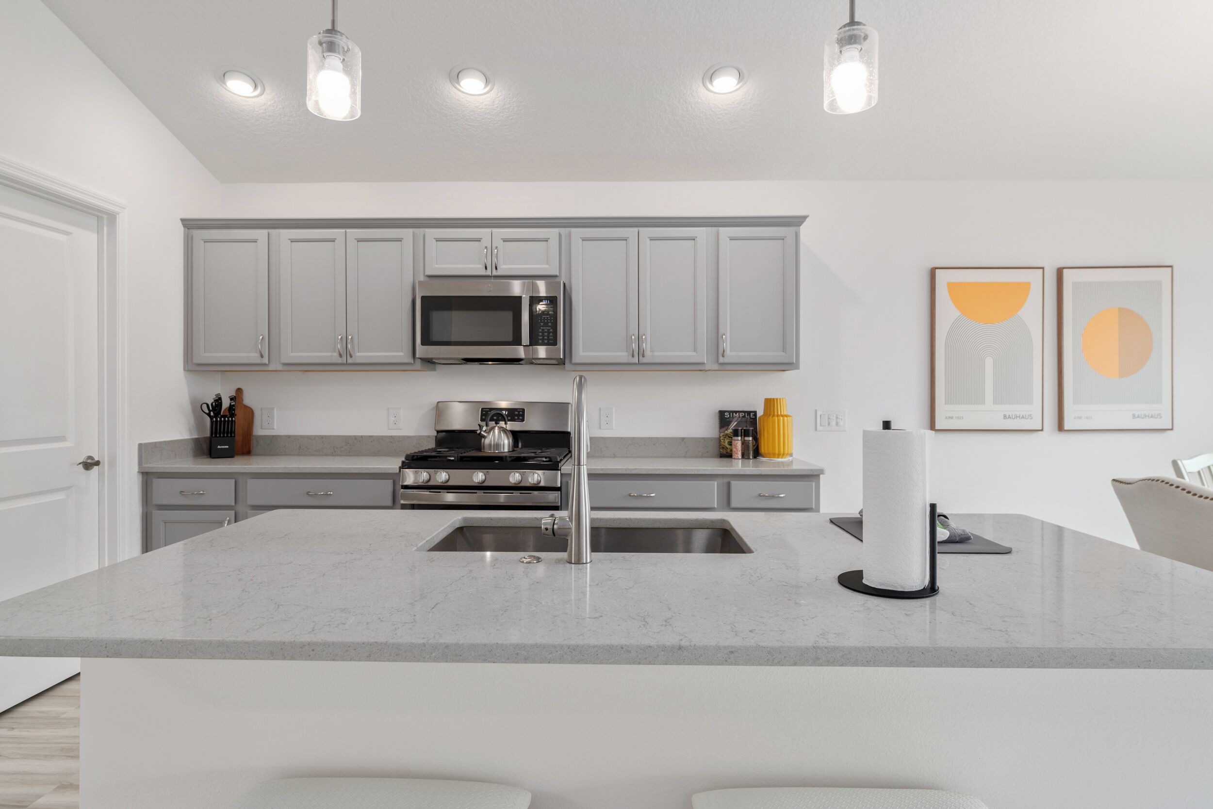 Refrigerador, microondas, horno, placa de cocina