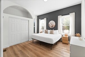 4 Schlafzimmer, Bügeleisen/Bügelbrett, kostenloses WLAN, Bettwäsche