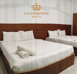 Family Suite | Hypo-allergenic bedding, desk, free WiFi, bed sheets