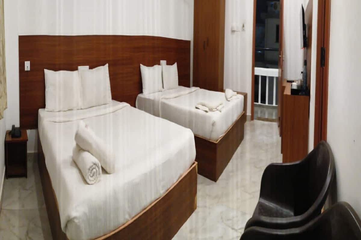 Family Suite | Hypo-allergenic bedding, desk, free WiFi, bed sheets