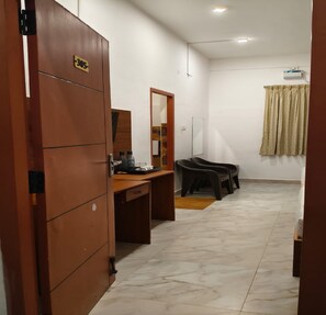 Literie hypoallergénique, bureau, accès au Wi-Fi (inclus)