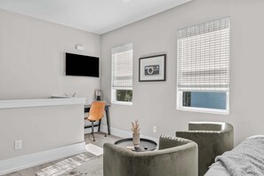 Interior - Modern Pet-Friendly Apartment in Downtown Durham (Durham)