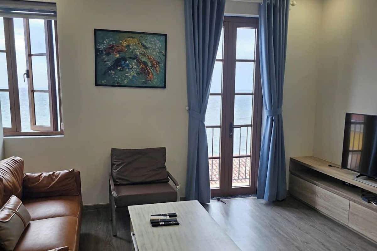 Family Penthouse, Balcony, Ocean View | Desk, laptop workspace, soundproofing, iron/ironing board
