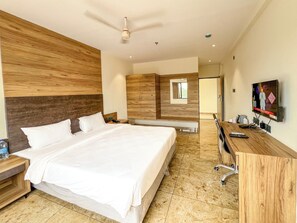 Deluxe tweepersoonskamer, niet-roken | Een strijkplank/strijkijzer, gratis wifi, rolstoeltoegankelijk