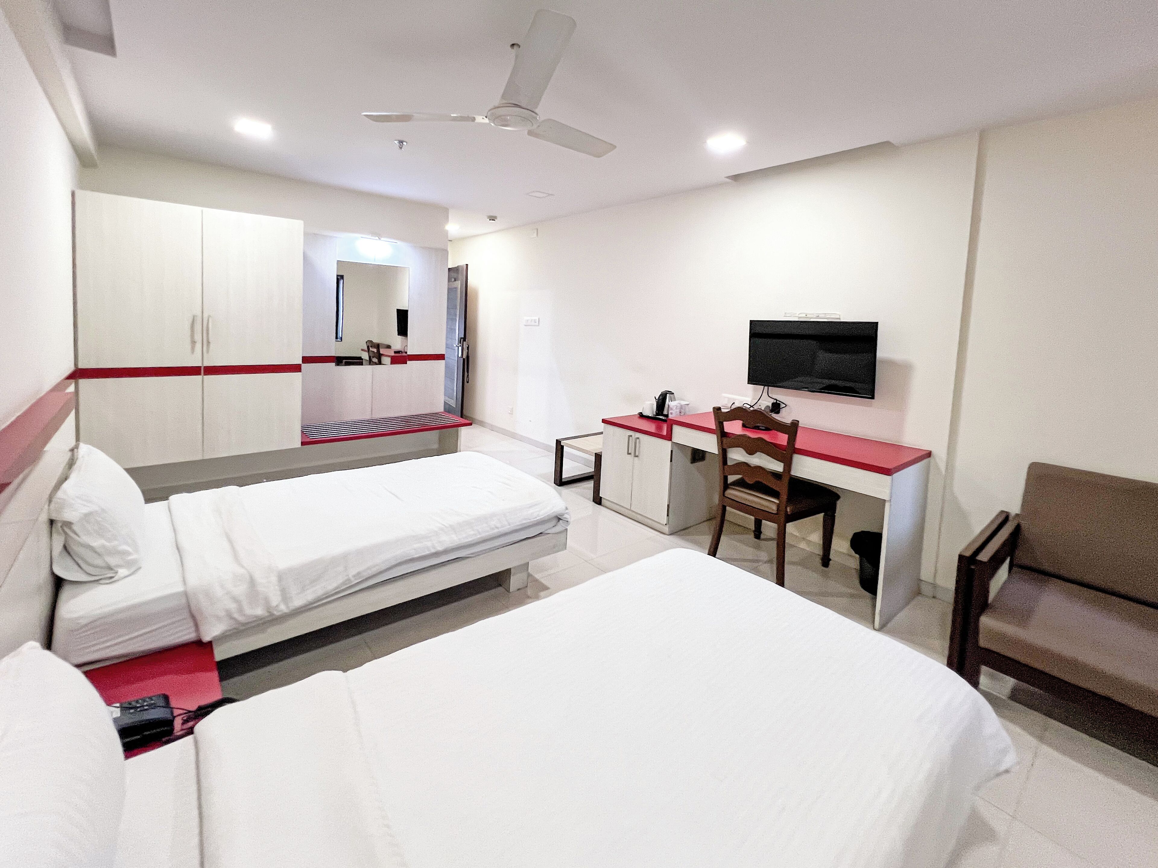 Phòng đôi Deluxe, không hút thuốc | Bàn ủi/dụng cụ ủi quần áo, truy cập Internet không dây miễn phí 