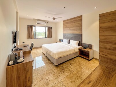 THE GRAND KD HOTEL
