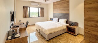 THE GRAND KD HOTEL