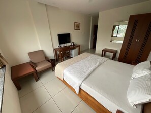 Desk, iron/ironing board, free WiFi